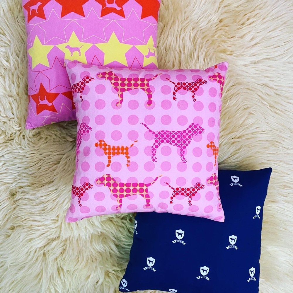 👋Handmade VS Pink style dog display pillow
